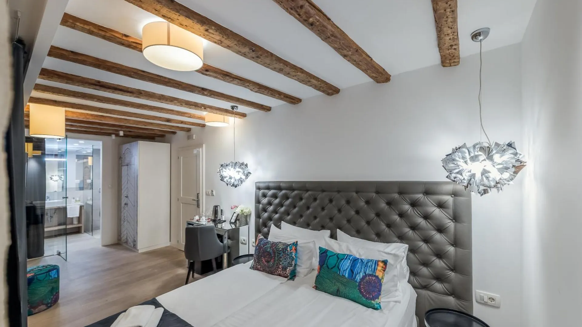 The Code Luxury Rooms 스플리트 4*,  크로아티아