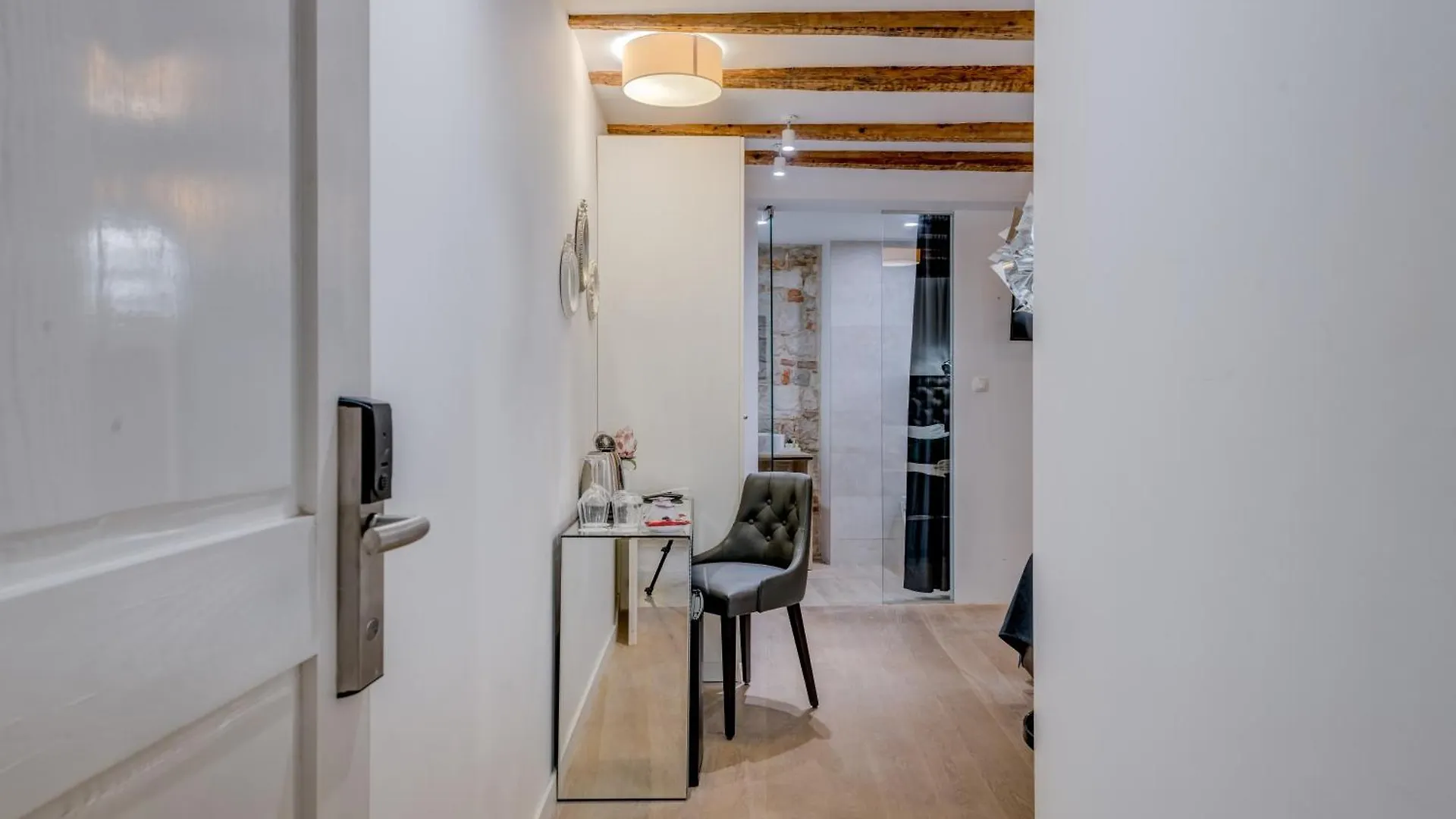 The Code Luxury Rooms 스플리트 게스트하우스